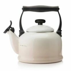 Le Creuset Meringue Traditional Enamel Stovetop Kettle - 1.7L, Durable Cast Iron, Classic Design