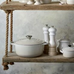 Le Creuset Meringue Pepper Mill - Premium Tableware for Gourmet Cooking -HARTS OF STUR Sales 44001217160000 Le Creuset Meringue Pepper Mill New 4