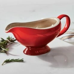 Le Creuset Cerise Stoneware Gravy Boat 460ml - Premium Tableware for Elegant Dining -HARTS OF STUR Sales 71226460600000 Le Creuset 460ml Cerise Gravy Boat 4