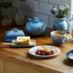 Le Creuset Coastal Blue Stoneware Classic Teapot - Premium Ceramic Teapot for Tea Lovers -HARTS OF STUR Sales 80702134200003 Le Creuset Coastal Blue Stoneware Classic Teapot 4
