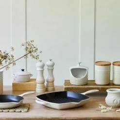 Le Creuset Meringue Stoneware Salt Pig - Premium Tableware for Salt Storage 11 Le Creuset Meringue Stoneware Salt Pig - Premium Tableware for Salt Storage -HARTS OF STUR Sales 80811107160005 Le Creuset Meringue Stoneware Salt Pig 4