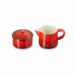 Le Creuset Cerise Milk & Sugar Set - Premium Tableware for Elegant Tea Time -HARTS OF STUR Sales 89331000600003 Le Creuset Milk And Sugar Set Cerise 1