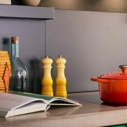 Le Creuset Soleil Salt Mill - Premium Ceramic Grinder, Adjustable Coarseness, Durable Design -HARTS OF STUR Sales 9600200040 Le Creuset Salt Mill Soleil New 4