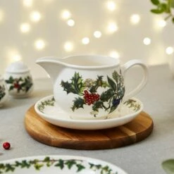 Portmeirion The Holly & The Ivy Gravy Boat & Stand - Elegant Tableware for Festive Dining -HARTS OF STUR Sales HV08535 The Holly And The Ivy by Portmeirion Gravy Boat And Stand 2