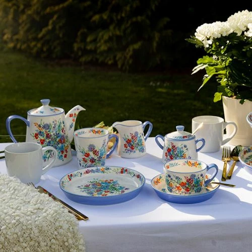 London Pottery Viscri Meadow Cake Plate | Elegant Tableware for Cakes & Desserts 5 London Pottery Viscri Meadow Cake Plate | Elegant Tableware for Cakes & Desserts - Image 3